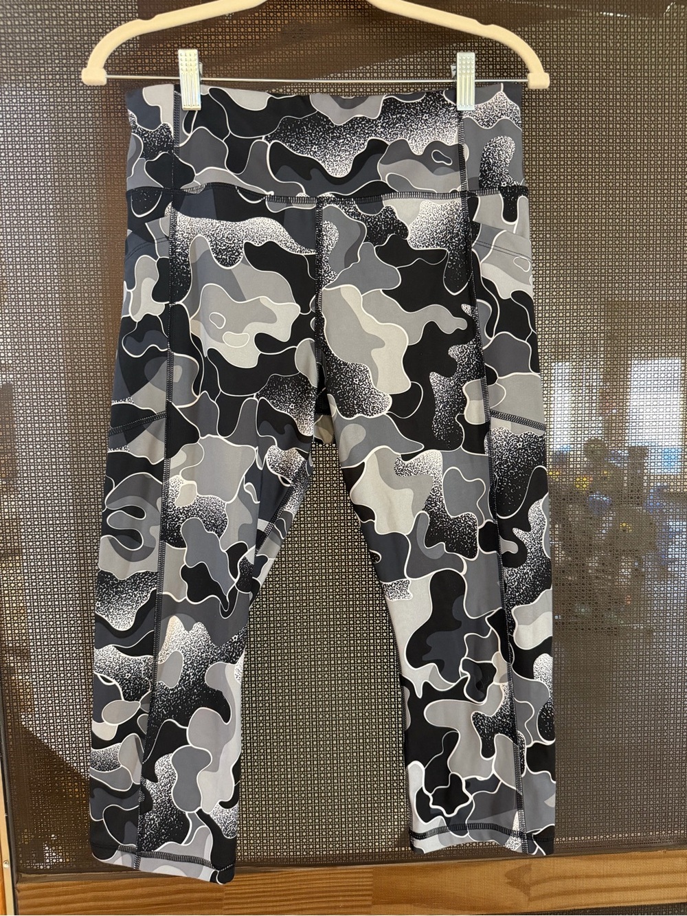 Camo Active Avia Leggings - Gray/Black